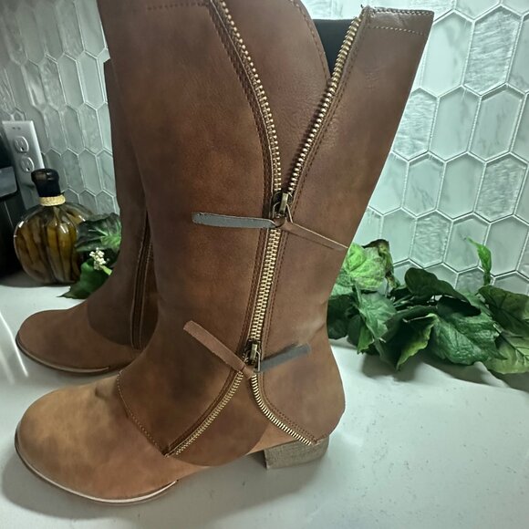 Brown Leather Knee-High Boots With Dual Zipper Closure & Block Heel - Picture 2 of 13